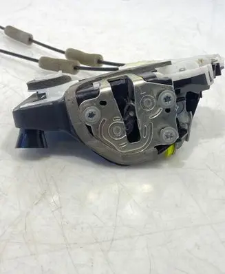 Toyota Yaris XP210 Front door lock M7313660M6