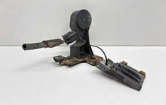 Opel Insignia A Headlight/headlamp level sensor 20984732