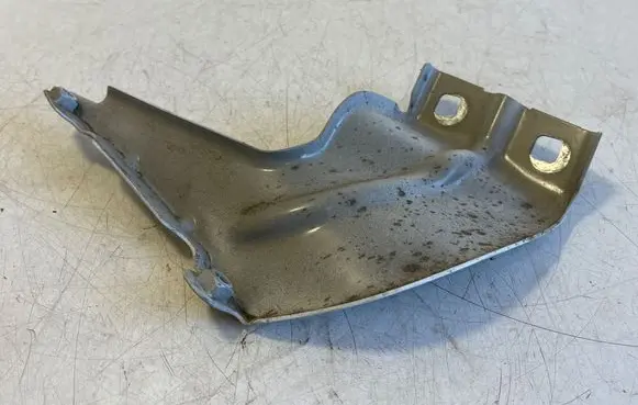 Audi Q2 - Fender mounting bracket 81A821135