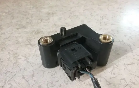 Mini One - Cooper Coupe R56 Airbag deployment crash/impact sensor 6977398 6577001366 160608