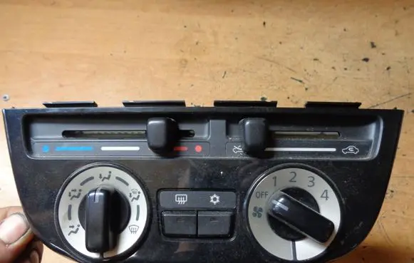 Mitsubishi Space Star Climate control unit