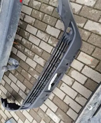 Front bumper lip