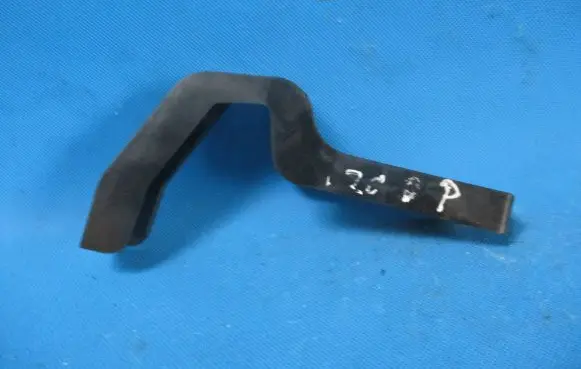 Hyundai i20 (GB IB) Front bumper mounting bracket