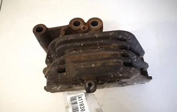 Fiat Freemont Engine mount bracket 