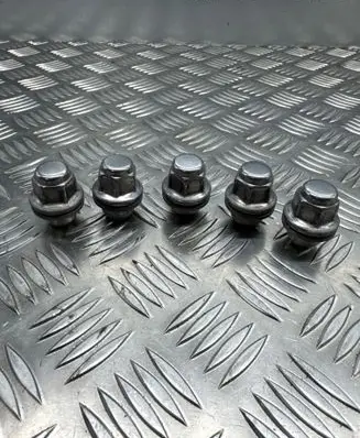 Nissan 370Z Nuts/bolts 