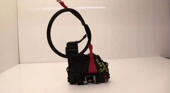 Opel Meriva B Rear door lock 