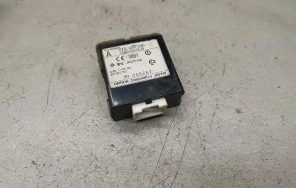 Mazda MPV Door central lock control unit/module ETS300220 G8D327AB