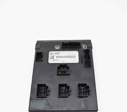 Volkswagen Touareg II Central body control module 15012002 F005V01323