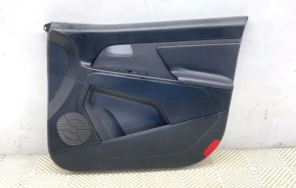 KIA Sportage Front door card panel trim 
