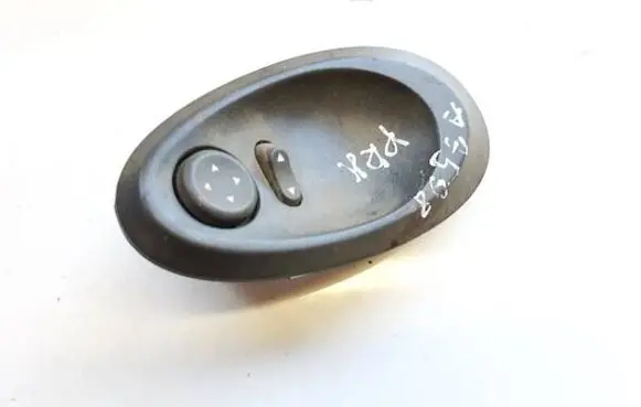 Iveco Daily 40.8 Wing mirror switch a223