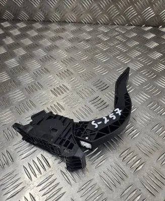 Audi A6 S6 C4 4A Accelerator throttle pedal 8W1723523A