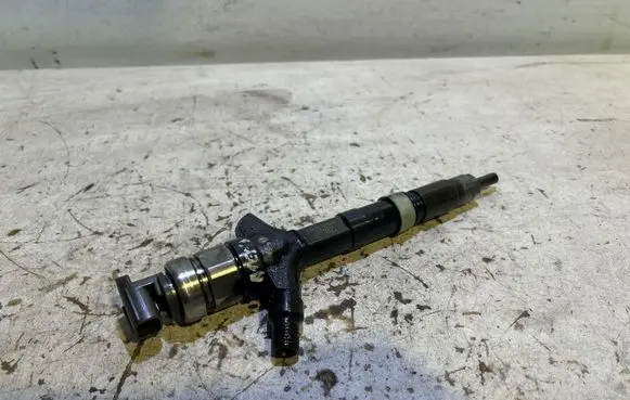 Toyota Corolla Verso AR10 Fuel injector 236700G010 1200264 12DD0264