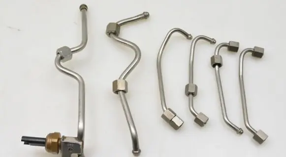BMW 3 E90 E91 Fuel injector supply line/pipe 