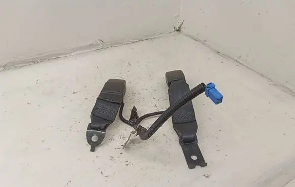 Honda Accord Middle seatbelt buckle (rear) 