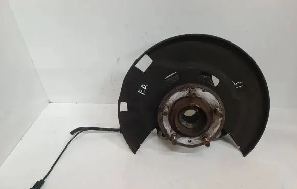 Opel Zafira C Front wheel hub