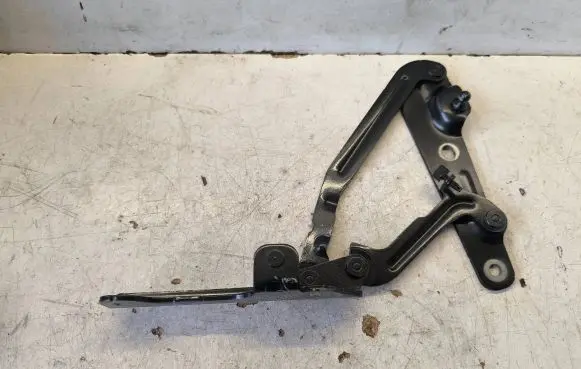 Chevrolet Camaro Tailgate/trunk/boot hinge 84045964 17160S