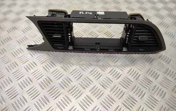 Seat Leon (5F) Dash center air vent grill 5F1819110D 5F1858061A