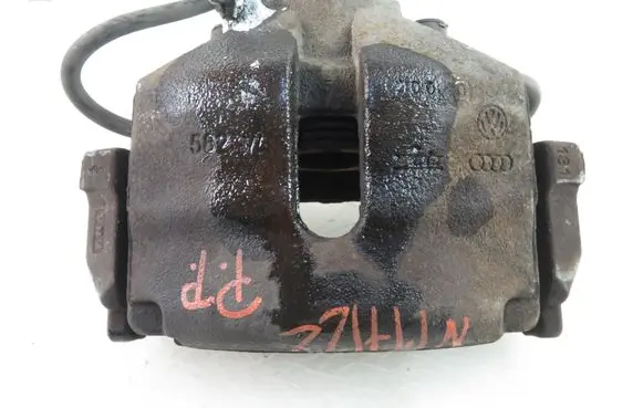 Volkswagen PASSAT B7 Front brake caliper