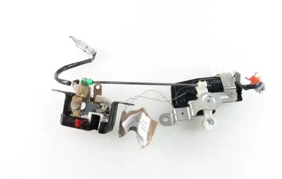 Honda CR-V Tailgate window lock/catch/latch 