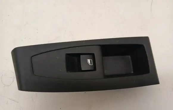 BMW 2 F46 Electric window control switch 7333902 9208107
