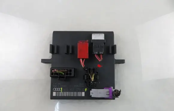 Audi A4 S4 B6 8E 8H Light module LCM 8E0907279C
