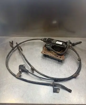 Toyota Avensis T270 Hand brake/parking brake motor 10220201214 4630005010 001569120445