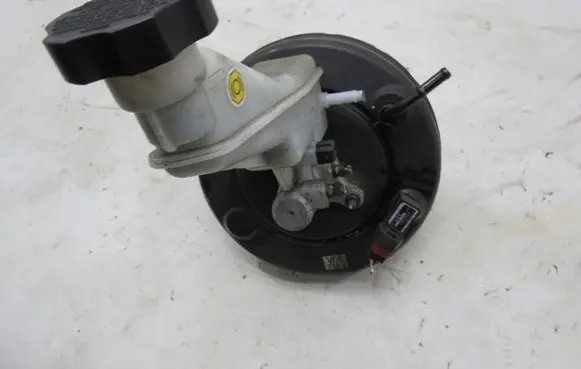 Hyundai i40 Brake booster GMAUTO4574097