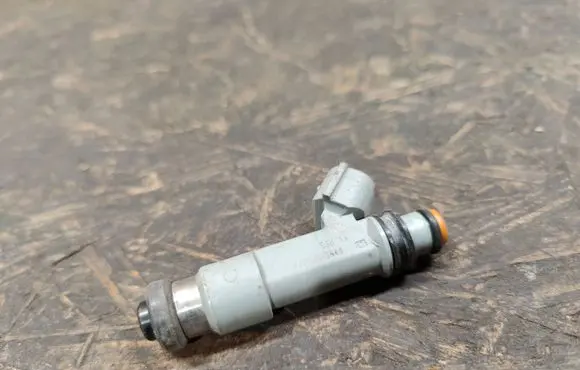 Suzuki Liana Fuel injector 2975000540