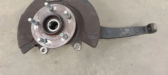Jeep Grand Cherokee Front wheel hub spindle knuckle