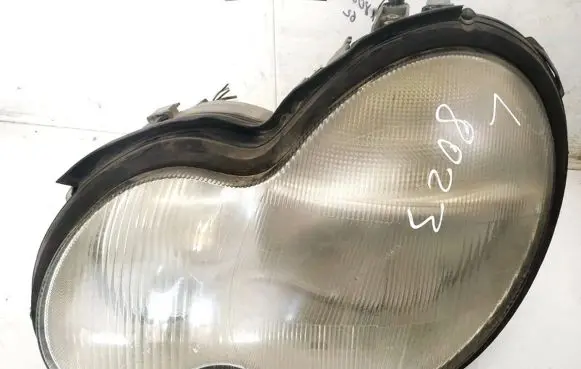 Mercedes-Benz C W203 Headlight/headlamp A2038200161