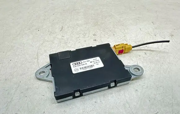 Audi TT TTS Mk2 Aerial antenna amplifier 8J8035225M