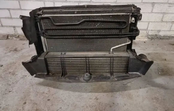 Mercedes-Benz E A207 Radiator set A2045000493 9000234 DSEEC138Y
