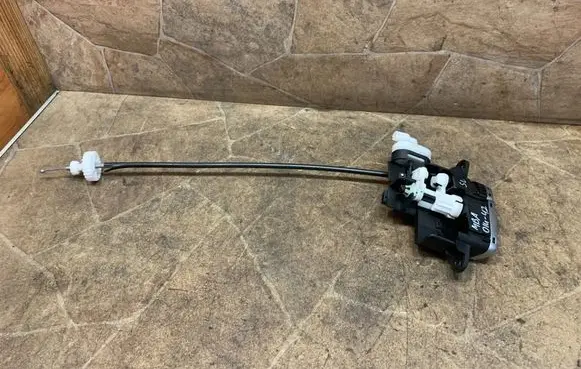 Mercedes-Benz SL R230 Glove box lock A2306800284