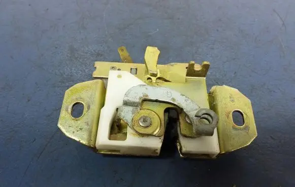 Mitsubishi Eclipse Tailgate/trunk/boot lock/catch/latch