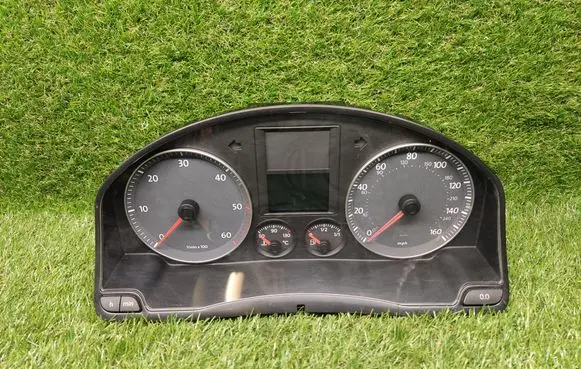 Skoda Fabia Mk1 (6Y) Speedometer (instrument cluster) 1K0920964B V0002000