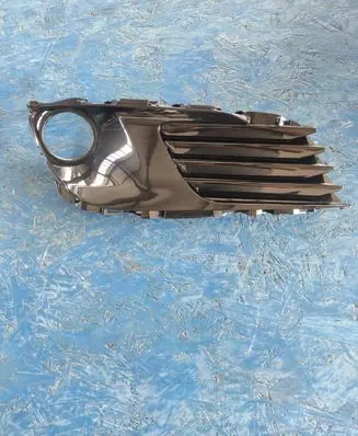Toyota Auris 150 Front bumper lower grill 5204002210