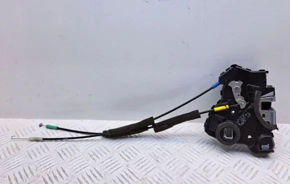 Toyota Corolla Verso AR10 Front door lock 6904002152 697600F010