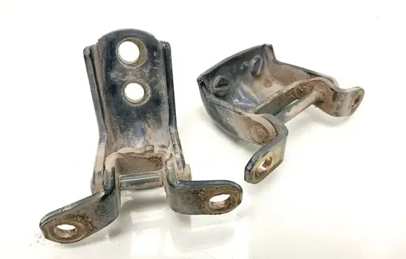 Nissan Navara D40 Rear door hinge set 