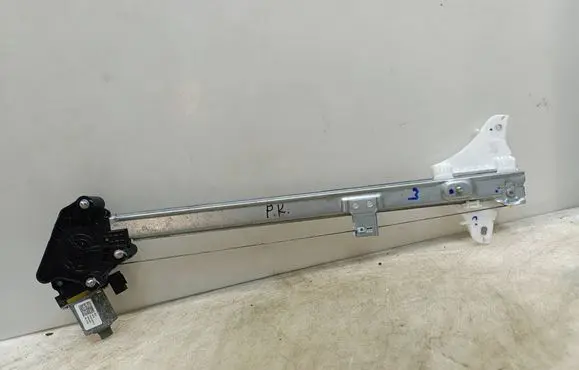 Hyundai Bayon Front door window regulator with motor 82450Q0000