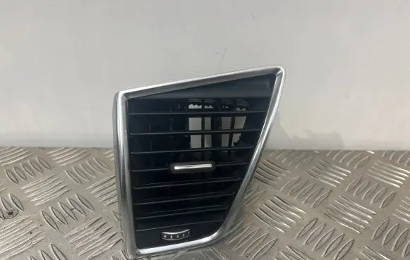 Audi Q5 SQ5 Dashboard side air vent grill/cover trim 8R1820901 8R1820901J