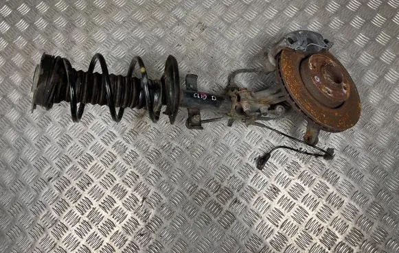 Renault Clio IV Front wheel hub spindle knuckle