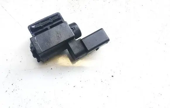 Audi A6 S6 C6 4F Turbo solenoid valve 08t117