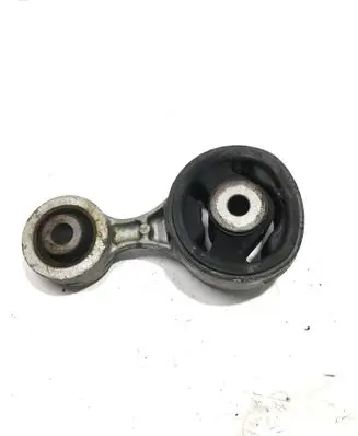 Honda CR-V Engine mount bracket