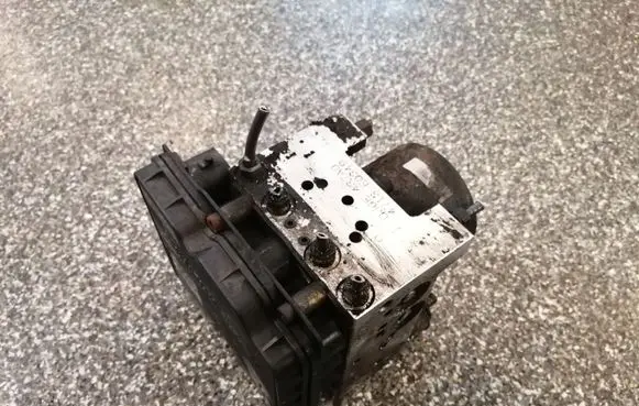 Mazda 6 ABS Pump GJ6E437A0 4713E0349