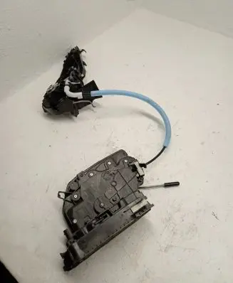 BMW X5 F15 Front door lock 7473152