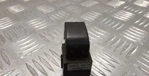 Toyota Corolla Verso E121 Electric window control switch 848100F010