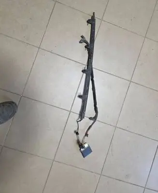 Volkswagen Tiguan Tailgate strut 5NA962283 3G0962243C