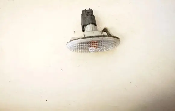 Mazda 2 Front fender indicator light p2829