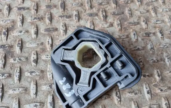 BMW 4 F36 Gran coupe Radiator mount bracket 8620732