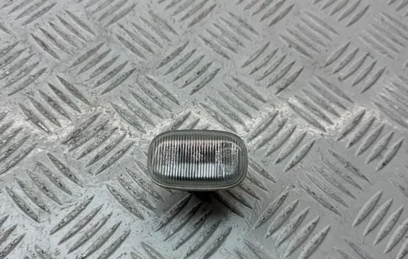 Toyota Corolla Verso AR10 Front fender indicator light 8173002023